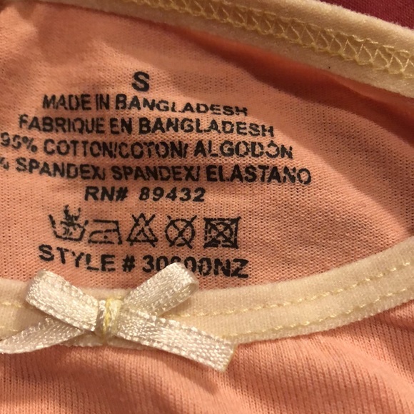 Bundle - 2 Girls small bras & 1 M Old Navy Active - Picture 3 of 9